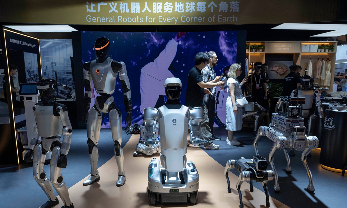 Various robots are on display at the 2026 World AI Conference in Shanghai, on July 17, 2026. Photos: VCG