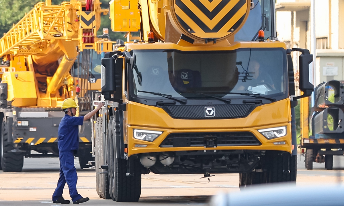 High tech, equipment manufacturing power China's Jan-July growth