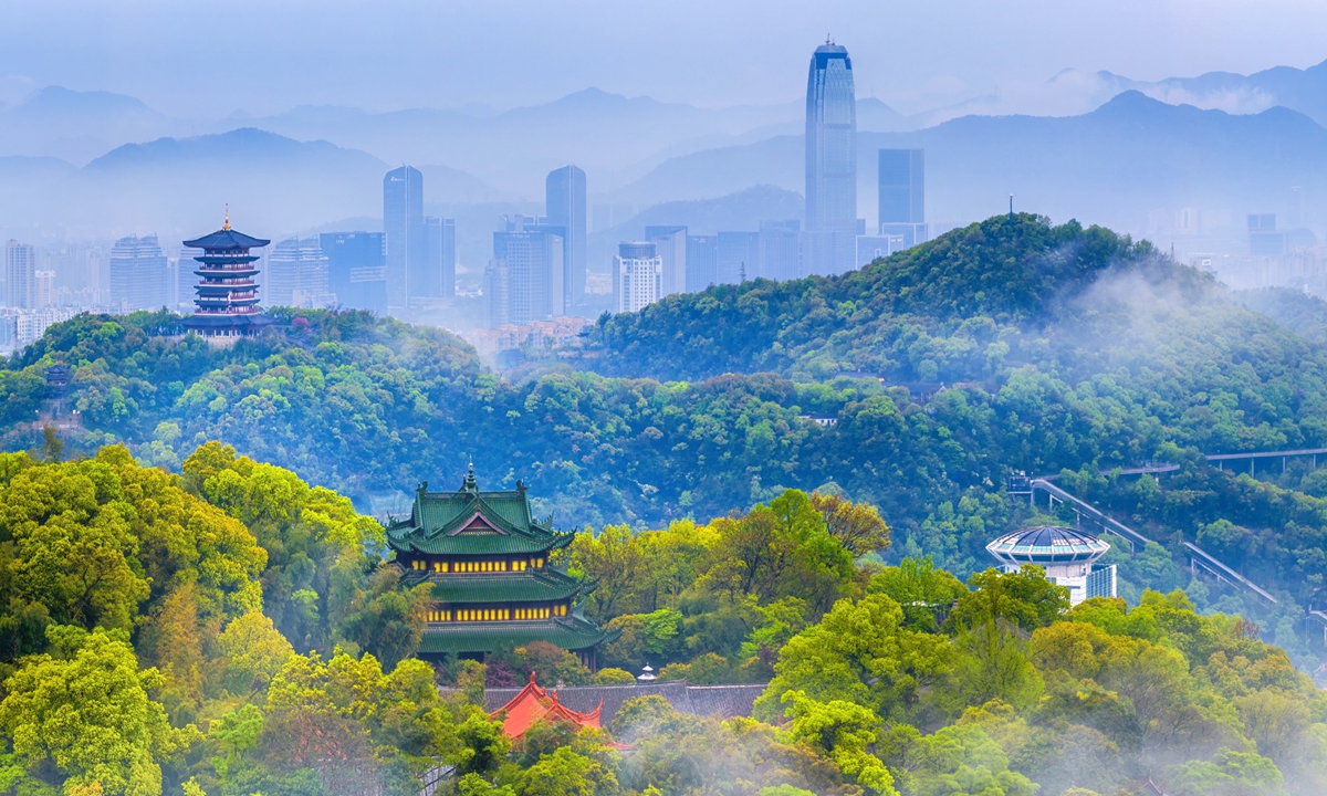 Photo shows a panoramic view of downtown Taizhou, East China's Zhejiang Province. (Photo/Shen Haisong)