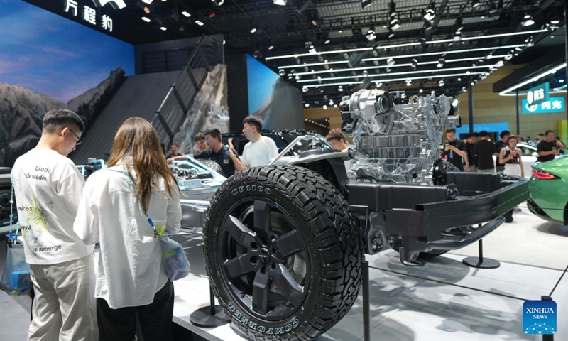Visitors learn about a BYD intelligent vehicle body control system at the Chengdu Motor Show 2026 in Chengdu, southwest China's Sichuan Province, Aug. 21, 2026. The Chengdu Motor Show 2026 kicked off at Western China International Expo City in Chengdu on Friday. The show features around 1,600 vehicles from nearly 120 domestic and international brands and runs until Aug. 30. (Xinhua/Xu Bingjie)