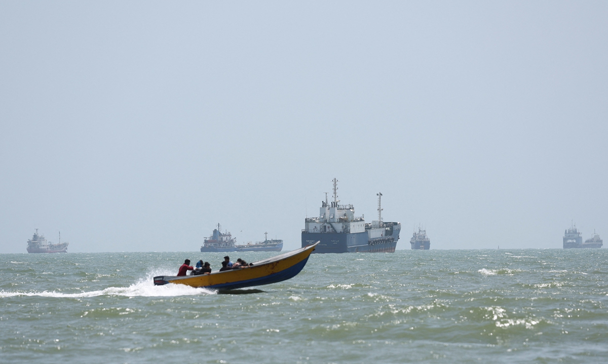 On August 25, 2026 local time, ships are seen in the Strait of Hormuz off Bandar Abbas, Iran. Photo: IC