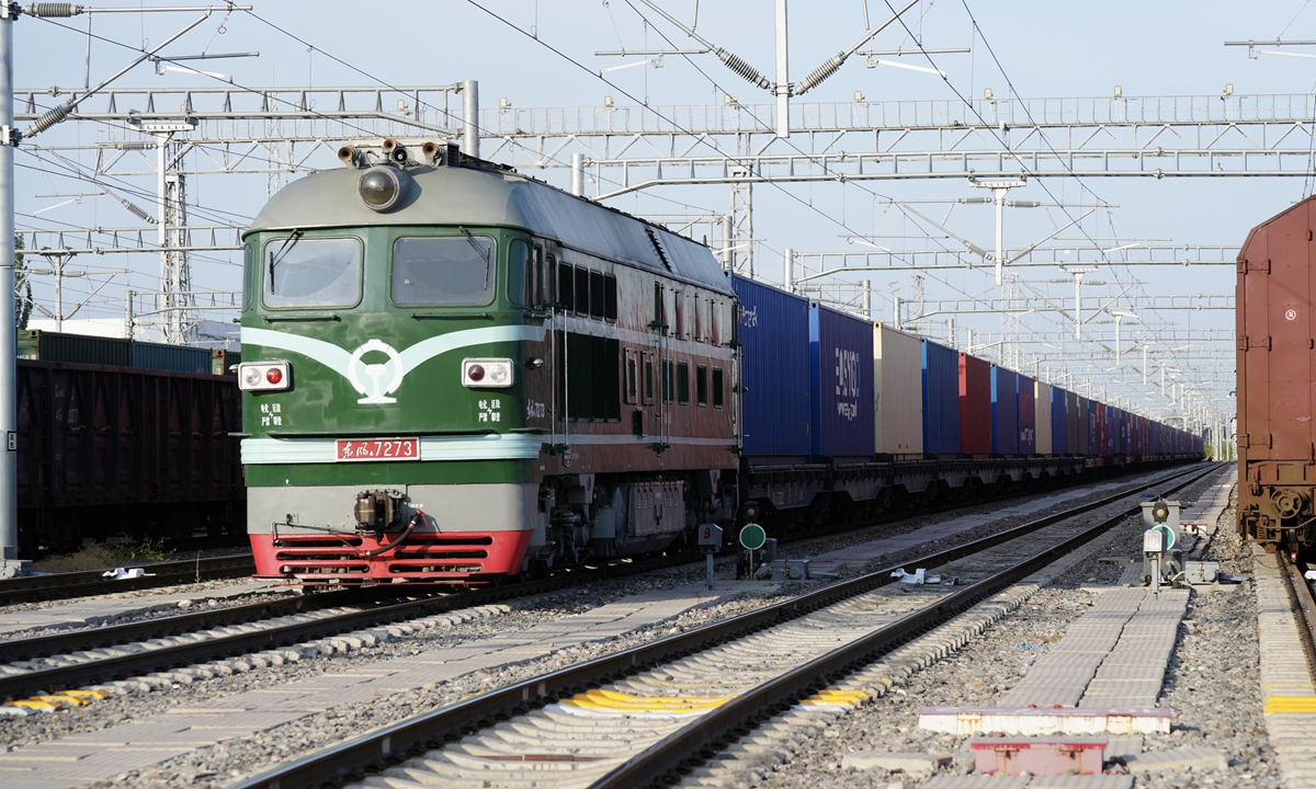 A freight train loaded with special equipment, pre-packaged food and other goods departs from the Horgos railway port in Northwest China's Xinjiang Uygur Autonomous Region for Moscow, on May 26, 2026, marking the passage of more than 4,000 China-Europe and China-Central Asia freight train trips through the railway port this year. Photo: VCG