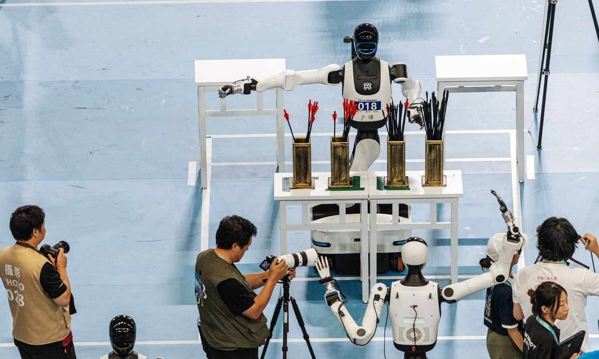 A humanoid robot participates in the pitch-pot competition at the 2nd World Humanoid Robot Games in Beijing on August 26, 2026. Photo: Li Hao/GT
