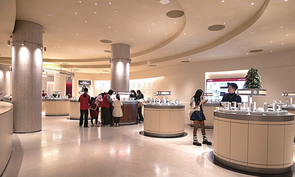Consumers explore the Xuelei Fragrance Museum, the world's largest fragrance museum, in Guangzhou, South China's Guangdong Province, on January 1, 2026. Photos on this page: VCG