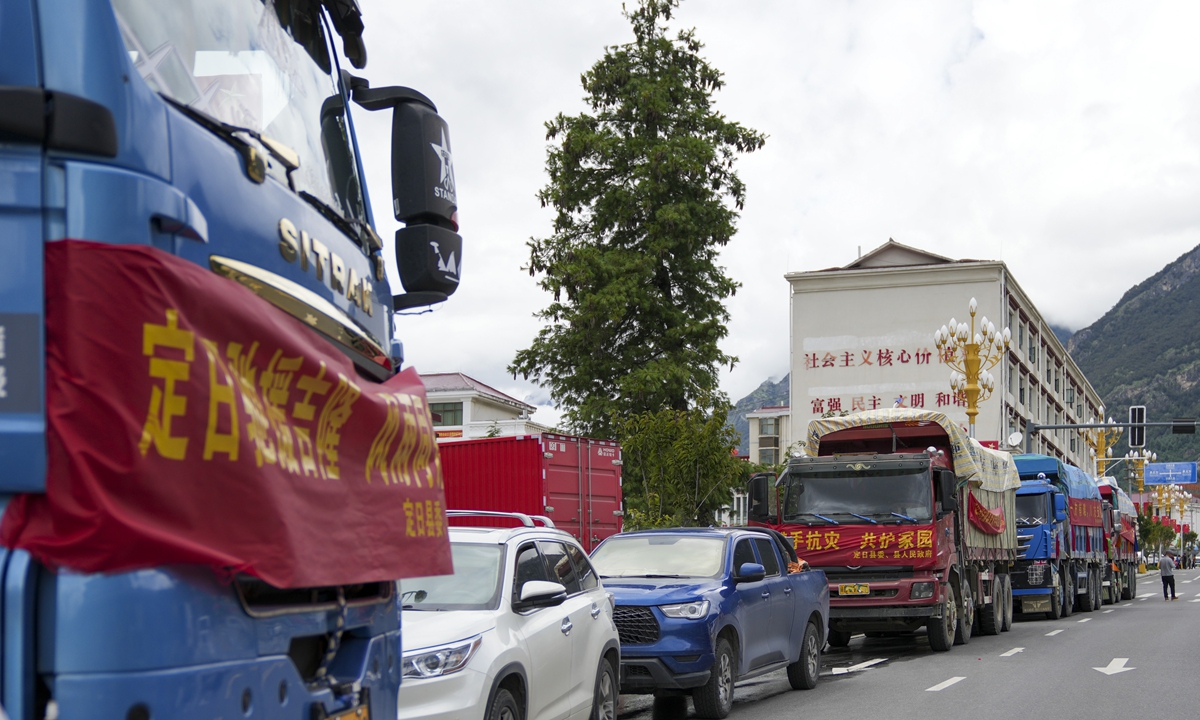 At 2 pm on August 27, 2026, six trucks carrying disaster relief supplies from Tingri County in Xigaze City arrived safely in Gyirong Township. Loaded with daily necessities including instant noodles, rice, flour and bottled water, the trucks set out from Tingri County at 7 am for Gyirong Township. Relief supplies from across China are now continuously arriving at Gyirong Township, providing support for emergency rescue and the resettlement of affected residents. Photo: Xinhua