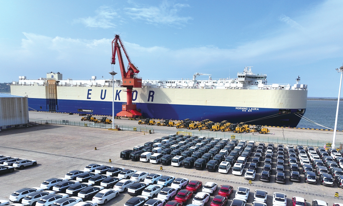 A roll-on/roll-off vessel is berthed at the terminal of the Dongfang Port branch of Lianyungang Port in East China's Jiangsu Province on August 27, 2026, loading domestically manufactured cars for export. Photo: VCG