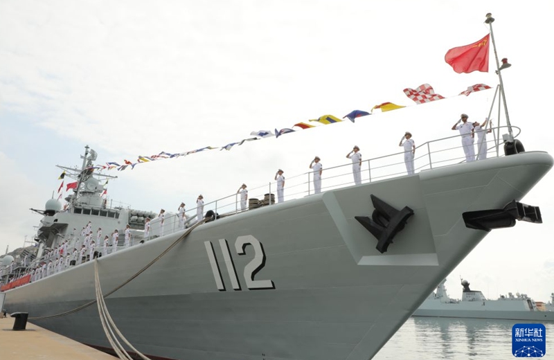 The decommissioning ceremony of the destroyer Harbin Photo: Xinhua