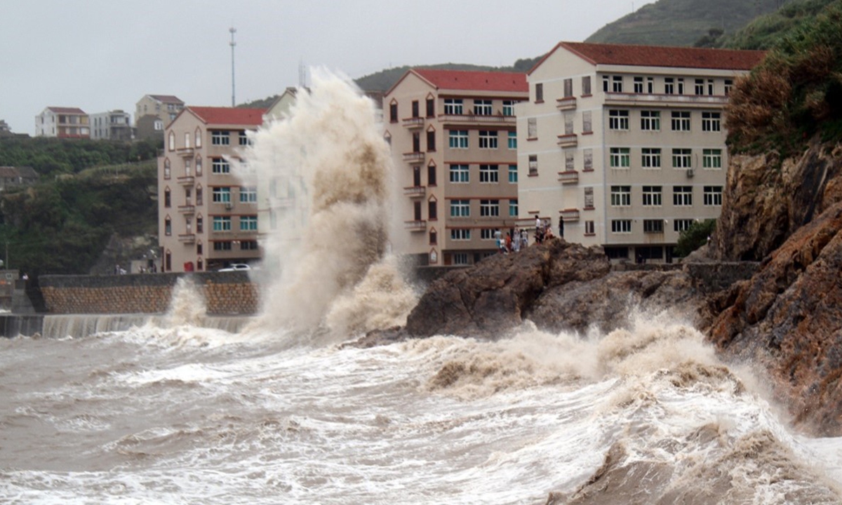 On August 26, 2026, strong winds and huge waves batter the coast off Wenling, East China's Zhejiang Province, under the influence of Typhoon Shadel. Photo: VCG