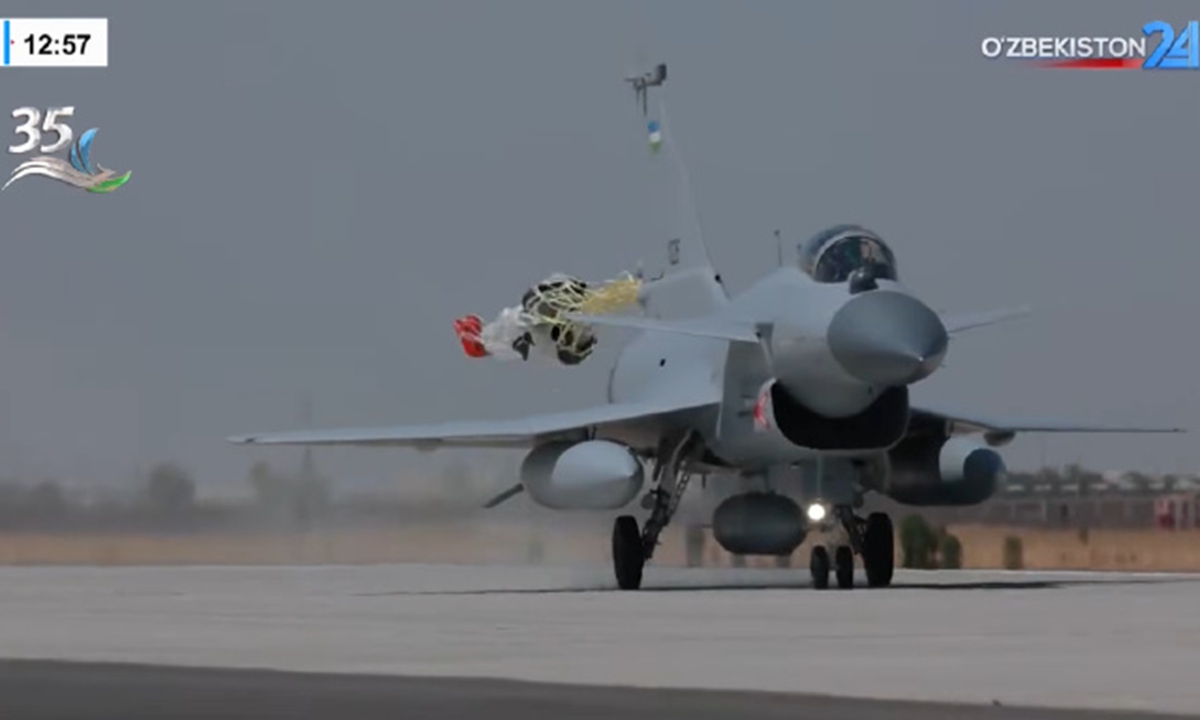 An official Uzbek broadcast shows a Chinese J-10CE fighter jet on August 28, 2026. Photo: Screenshot of O'zbekiston 24