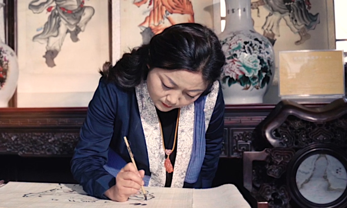 A Zhong Kui painting by Xie Chong Photo:  Courtesy of Xie Chong Yin Tingting, a representative inheritor of Lingbi Yin-style Zhong Kui paintings Photo: Courtesy of Yin Tingting