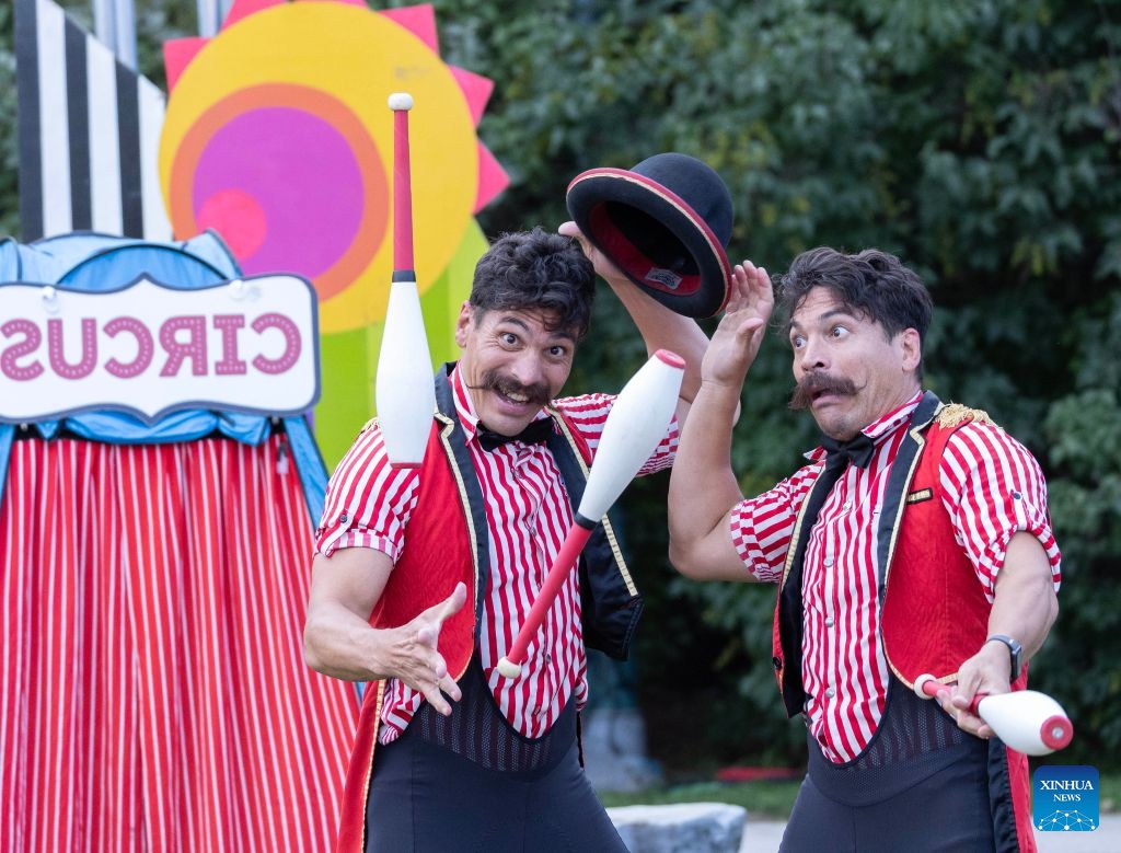 Buskers perform at the 2026 Toronto International BuskerFest in Toronto, Canada, on Sept. 4, 2026. This 4-day event kicked off here on Friday, bringing together about 100 performers from around the world. (Photo: Xinhua)