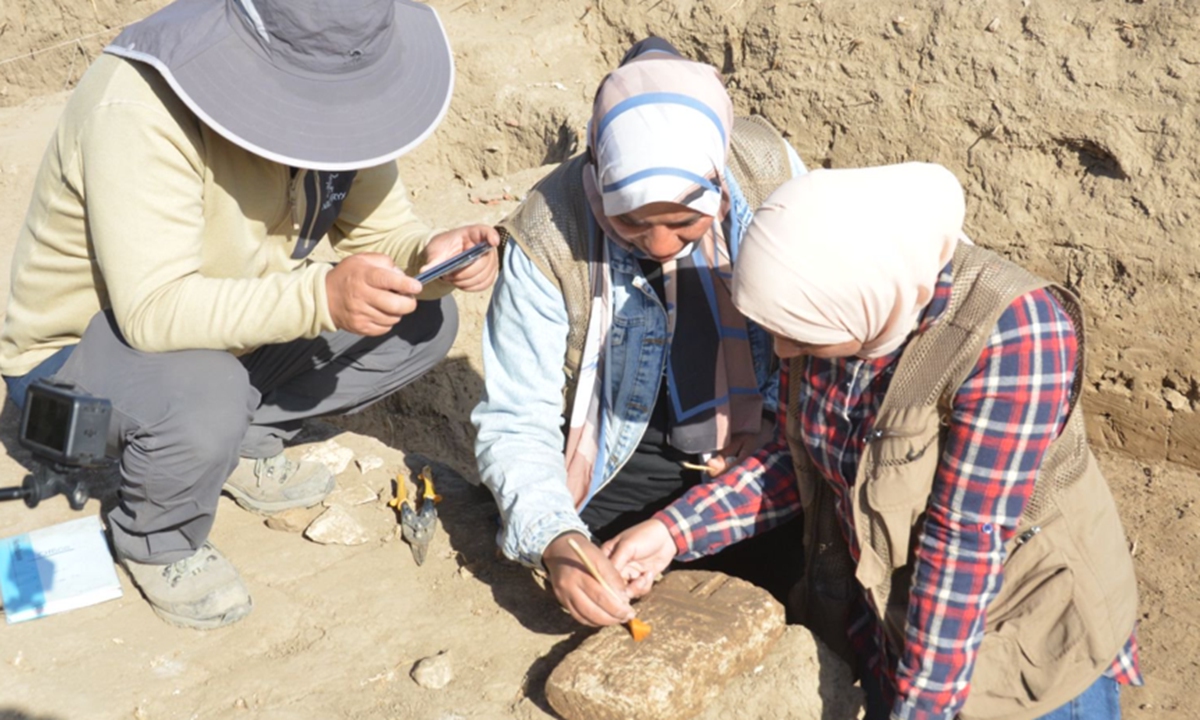 A China-Egypt joint archaeological team uncovers important relics and archaeological remains at the Sekhmet Temple in Memphis, Egypt. Photo: Courtesy of Shanghai Museum