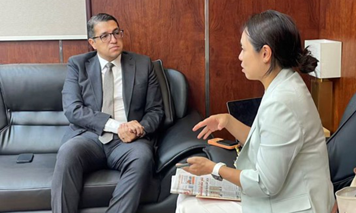 Osama Al Said, editor-in-chief of major Egyptian media outlet Al-Akhbar, talks with Global Times reporter Chen Qingqing during an interview on August 30, 2026 in Cairo. Photo: Hu Feilian/GT