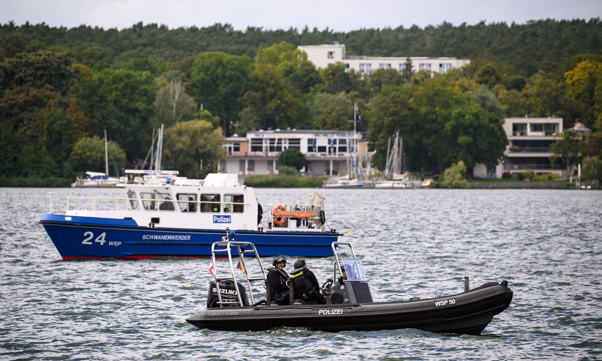 Water police patrol the Deutsche Bundesbank conference center on Berlin's Wannsee on September 10, 2026, during the European Central Bank (ECB) press conference following the ECB Governing Council's off-site meeting. Photo: VCG