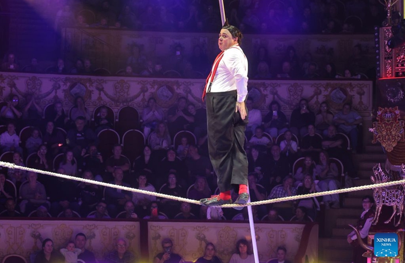 A clown performs on a tightrope at the 5th International Festival of Circus Art Without Borders in St. Petersburg, Russia, Sept. 10, 2026. The festival opened here on Thursday and will last to Sunday. Photo: Xinhua