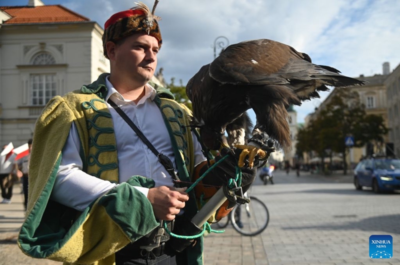 A man dressed as historical figure takes part in the sixth Procession of History, in Warsaw, Poland, Sept. 12, 2026. The event promotes history education through a historical procession, performances and interactive activities. (Photo by Aleksy Witwicki/Xinhua)