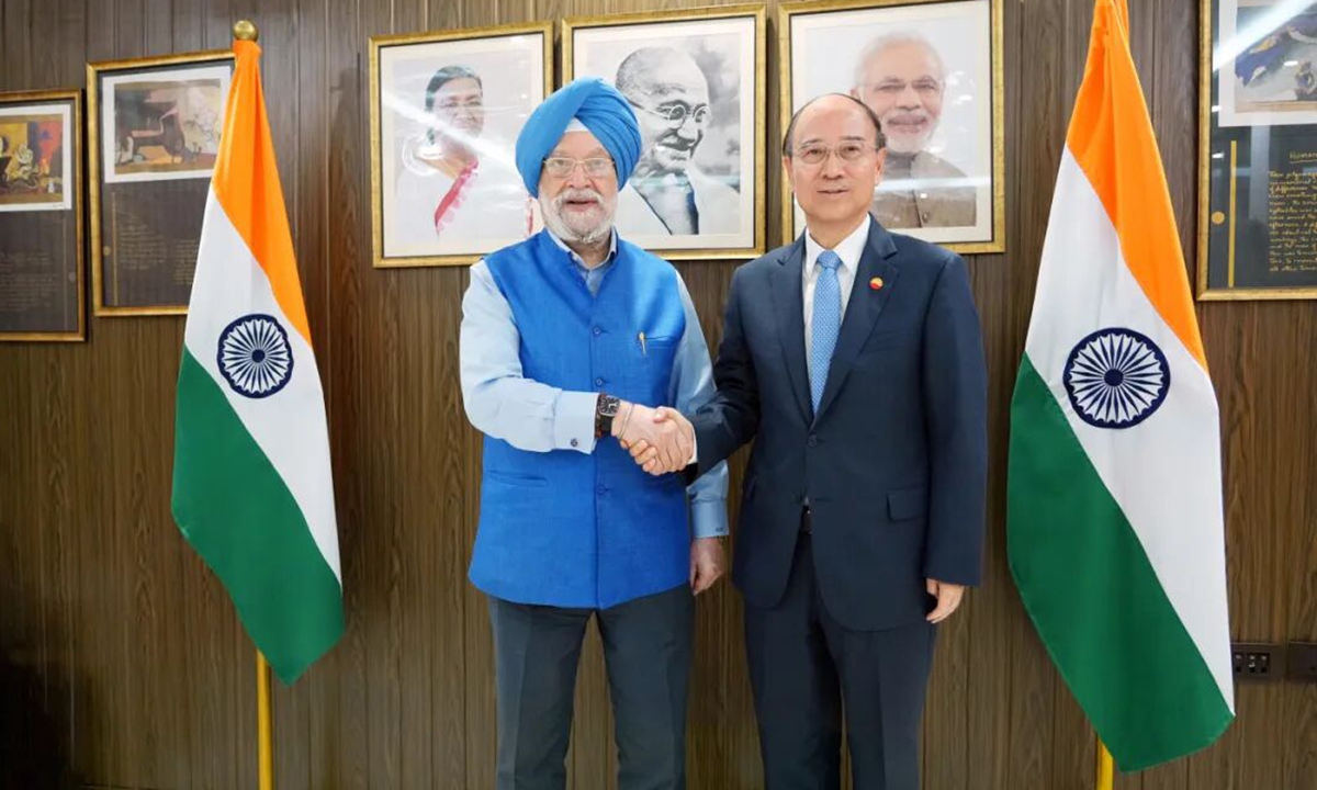 China National Petroleum Corporation Chairman Dai Houliang (right) meets with India's Minister of Petroleum and Natural Gas Hardeep Singh Puri in New Delhi, India, on September 11, 2026. Photo: Courtesy of CNPC