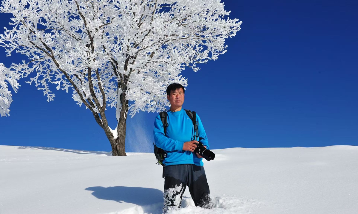 Botanist Zhou Yao on Sifang Mountain in Tonghua county, Northeast China's Jilin Province, on November 20, 2018 Photos on this page: Courtesy of Zhou Yao