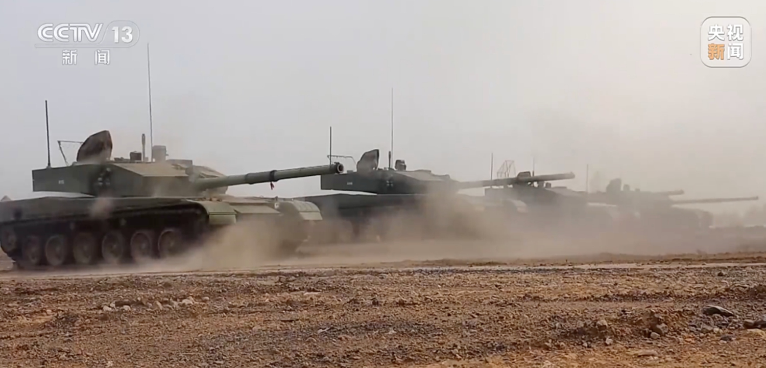 Four Type 99B main battle tanks conduct live-fire drill Photo: Screenshot of CCTV News