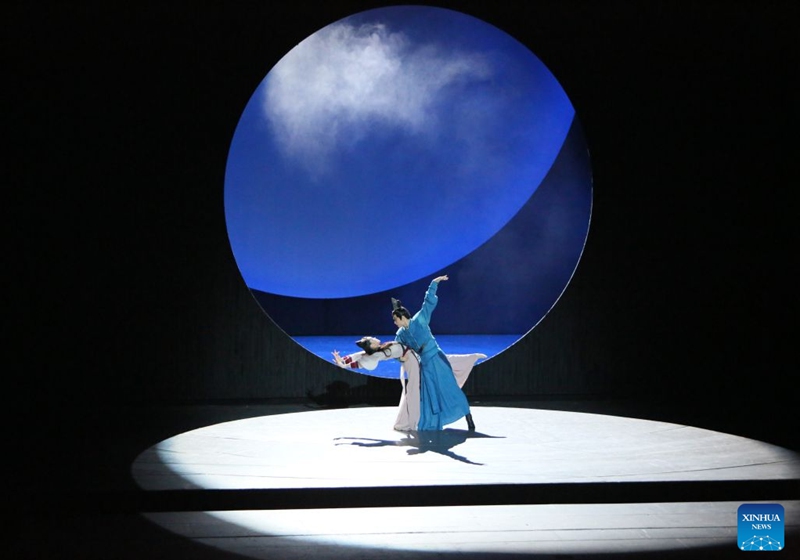 Dancers perform Chinese dance drama Mulan at Lincoln Center in New York, the United States, Sept. 19, 2026. The dance drama Mulan, presented by China Arts and Entertainment Group, was staged at Lincoln Center in New York on Saturday, attracting more than 2,000 viewers. (Xinhua/Zhang Fengguo)