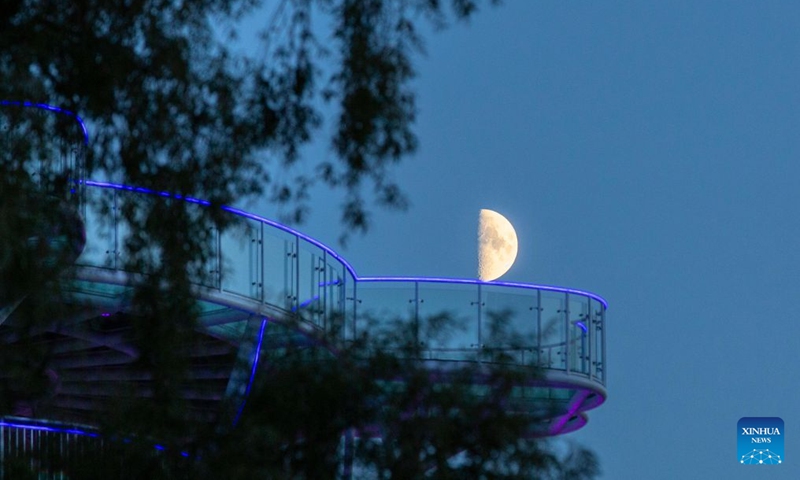 This photo taken on Sept. 19, 2026 shows the first quarter moon in the sky in Jiamusi City, northeast China's Heilongjiang Province. Photo: Xinhua