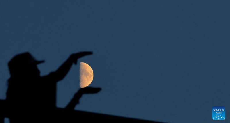 This photo taken on Sept. 19, 2026 shows the first quarter moon in the sky in Harbin, northeast China's Heilongjiang Province. Photo: Xinhua