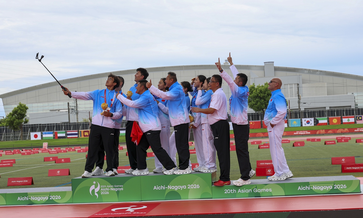 Team members and staff of the Chinese women's modern pentathlon team take a selfie after the award ceremony at the Asian Games on September 20, 2026. The team won China's first gold medal of the ongoing Asian Games. Photo: VCG