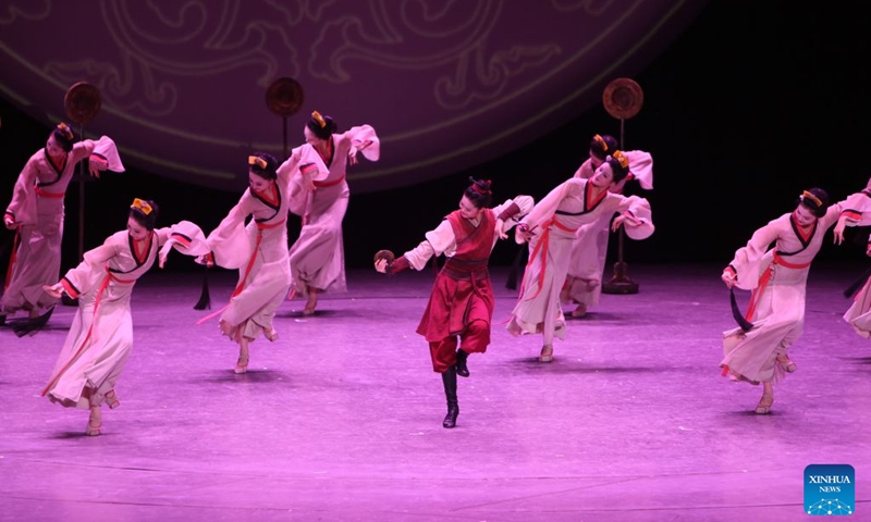 Dancers perform Chinese dance drama Mulan at Lincoln Center in New York, the United States, Sept. 19, 2026. The dance drama Mulan, presented by China Arts and Entertainment Group, was staged at Lincoln Center in New York on Saturday, attracting more than 2,000 viewers. (Xinhua/Zhang Fengguo)