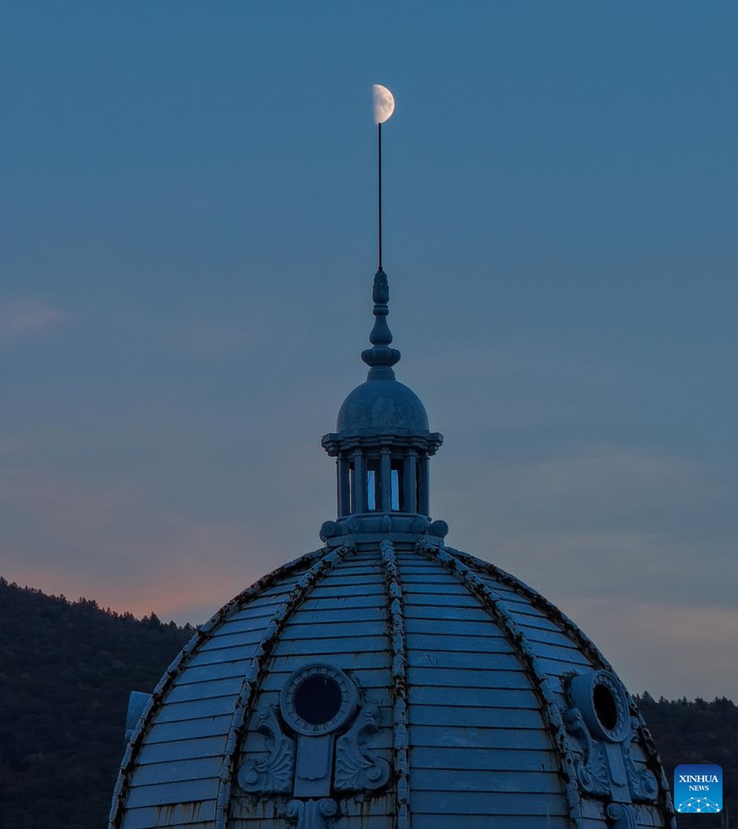 This photo taken on Sept. 19, 2026 shows the first quarter moon in the sky in Yimei District of Yichun City, northeast China's Heilongjiang Province. Photo: Xinhua