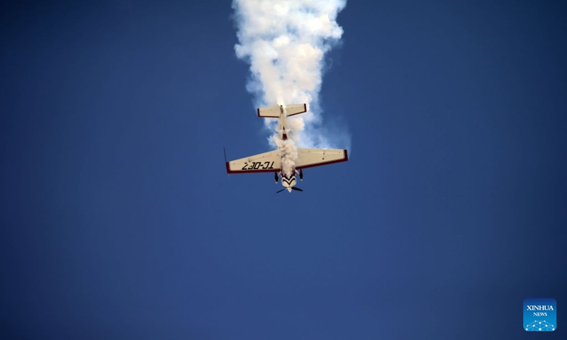 An aircraft performs during the Sivrihisar Airshow 2026 in Sivrihisar district of Eskisehir in Türkiye, Sept. 19, 2026. The annual Sivrihisar Airshow kicked off in Türkiye's Sivrihisar district of Eskisehir on Saturday. Photo: Xinhua