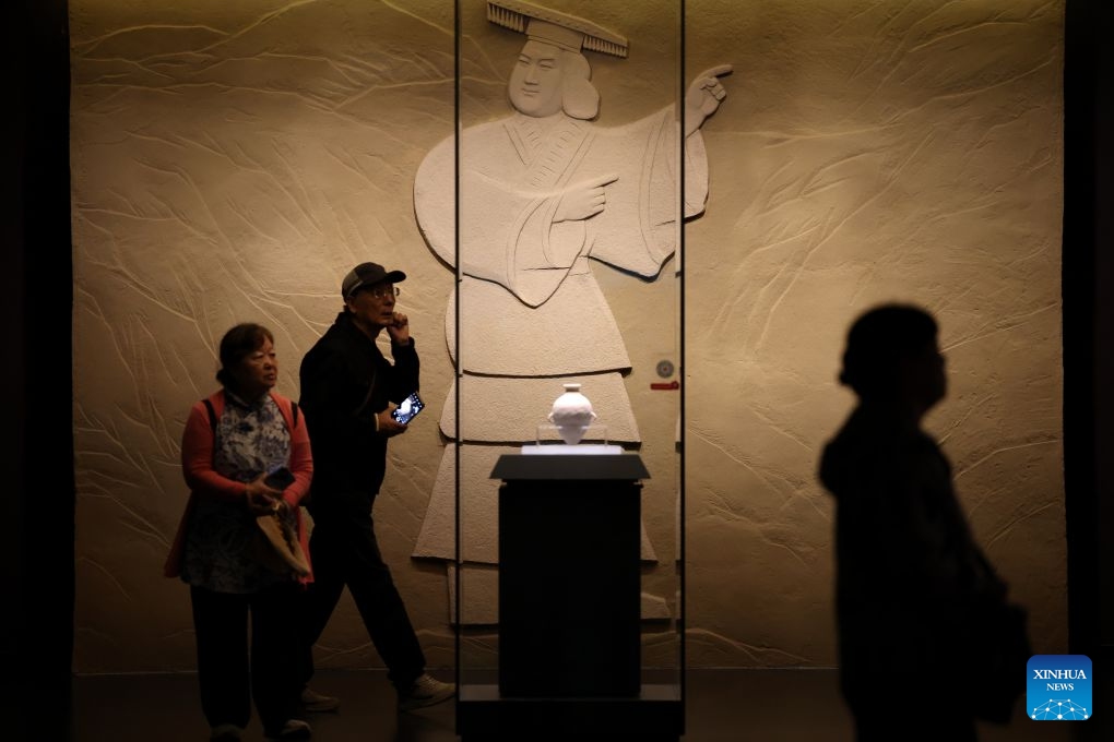 Tourists visit the Yan'an Museum in Yan'an City, northwest China's Shaanxi Province, Sept. 16, 2026. At the end of 2025, the Xi'an-Yan'an high-speed railway began operation, formally integrating Yan'an into the national high-speed rail network. The railway has boosted tourism in Yan'an, which welcomed over 50 million domestic and international tourists in 2025.
Once a revolutionary base, Yan'an has evolved into a city that is increasingly attractive as a place to live, work, and visit. (Xinhua/Li Yibo)