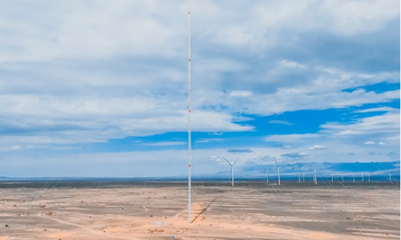 The 360-meter-tall wind measurement tower in Mulei county, Northwest China's Xinjiang Uygur Autonomous Region Photo: Science and Technology Daily