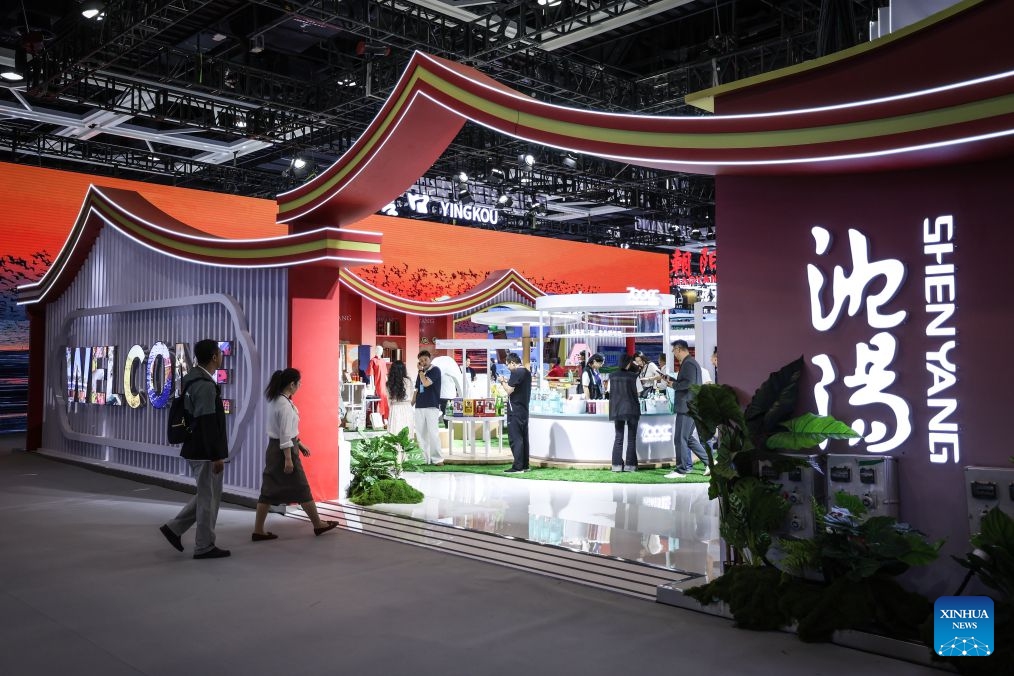 People visit an exhibition during the 7th China Liaoning International Fair for Investment and Trade in Shenyang, northeast China's Liaoning Province, Sept. 23, 2026. The fair kicked off here on Wednesday. (Photo: Xinhua)