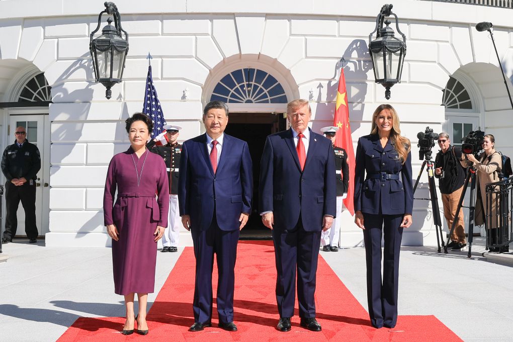 Chinese President Xi Jinping and his wife Peng Liyuan, together with U.S. President Donald Trump and his wife Melania Trump, pose for a group photo at the White House in Washington, D.C., the United States, Sept. 25, 2026. Chinese President Xi Jinping and his wife, Peng Liyuan, had a chat over tea with U.S. President Donald Trump and his wife, Melania Trump, on Friday. (Photo: Xinhua)