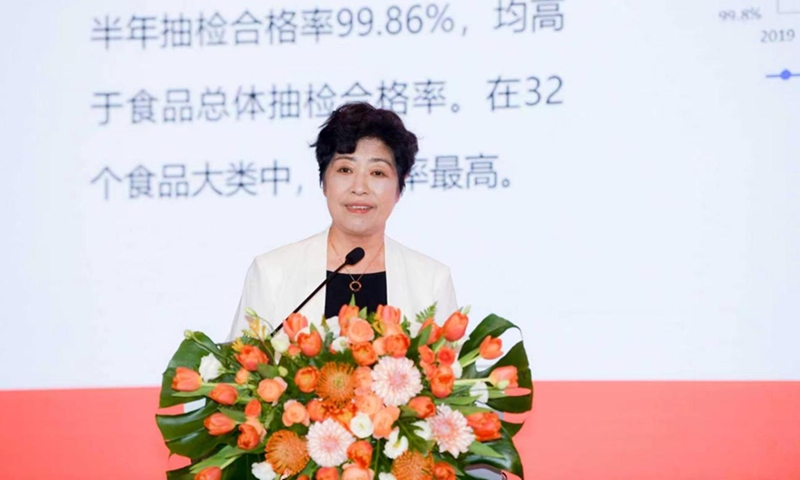 Liu Meiju, Vice Chairman of CDIA, shares an overview of China's dairy industry and its full-chain practices Photo:FrieslandCampina