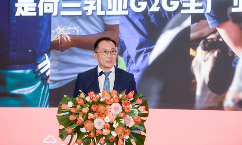 Sean Zhang, Managing Director of Specialized Nutrition China, FrieslandCampina, introduces FrieslandCampina's full-chain management practices From Grass to Glass  Photo:FrieslandCampina