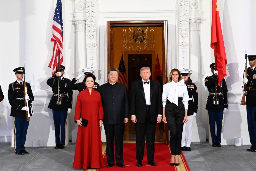 Chinese President Xi Jinping and his wife Peng Liyuan, together with U.S. President Donald Trump and his wife Melania Trump, pose for a group photo as they attend a welcome banquet at the White House in Washington, D.C., the United States, Sept. 24, 2026. (Xinhua/Shen Hong)