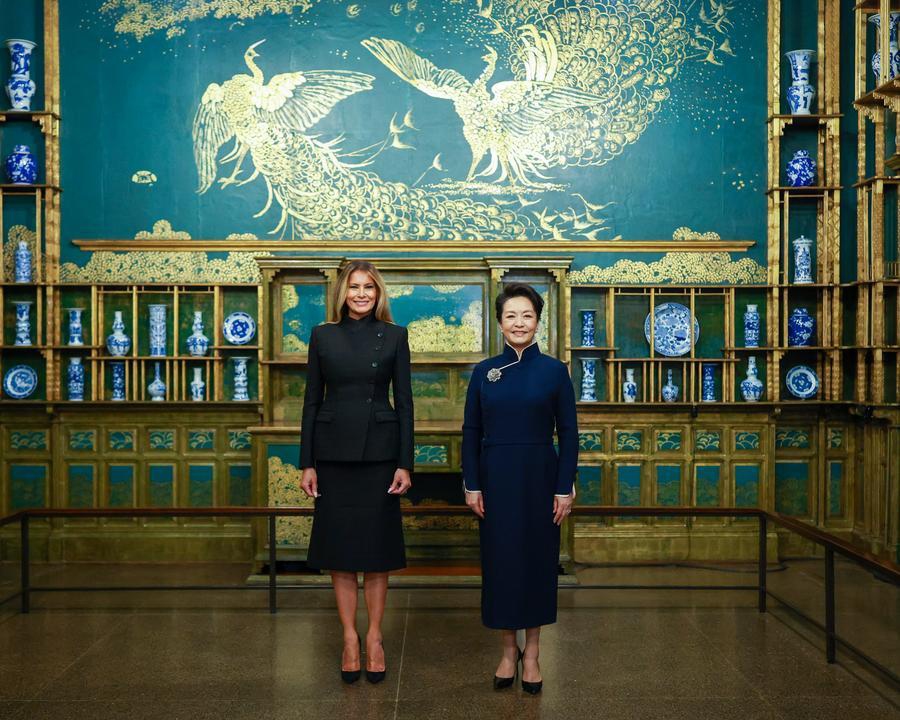 Peng Liyuan, wife of Chinese President Xi Jinping, and Melania Trump, wife of U.S. President Donald Trump, visit the National Museum of Asian Art in Washington, D.C., the United States, Sept. 24, 2026. (Xinhua/Liu Bin)