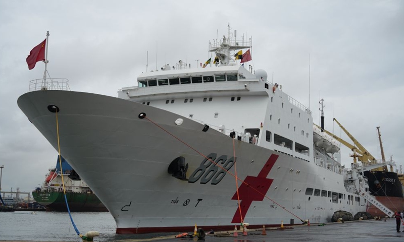 The Chinese People's Liberation Army Navy hospital ship Auspicious Ark docks in Dakar, Senegal, Sept. 25, 2026. The hospital ship arrived in Dakar, the capital of Senegal, on Friday to begin a friendly visit and provide medical services, marking the first visit by a Chinese naval hospital ship to Senegal. (Xinhua/Qi Qi)