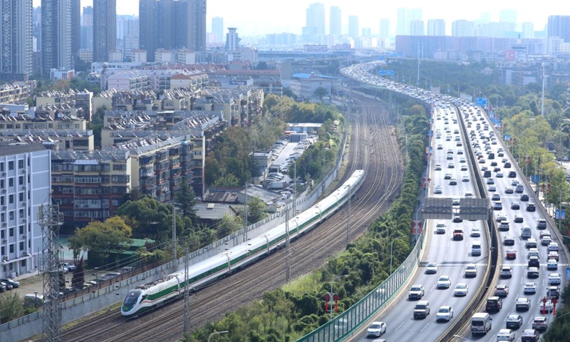 This photo taken on Sept. 25, 2026 shows the traffic in Kunming, southwest China's Yunnan Province. A travel rush is observed across China as the country celebrates the Mid-Autumn Festival, which falls on Friday this year. (Photo by Zheng Yi/Xinhua)