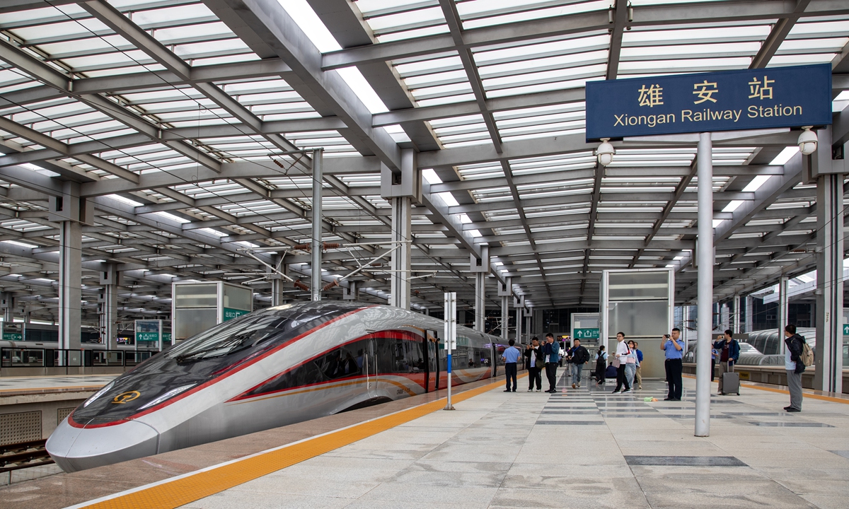 A bullet train stops at the Xiongan Railway Station, in Xiong'an New Area, North China's Hebei Province on September 28, 2026. Photo: VCG