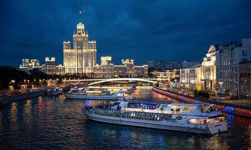 Tourist boats travel on the Moskva River in Moscow, Russia, July 11, 2026. (Xinhua/Feng Kaihua)
