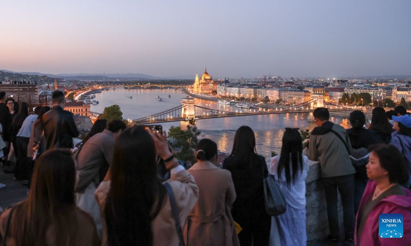 Chinese tourists visit Castle Hill in Budapest, Hungary, Oct. 5, 2026. Photo: Xinhua