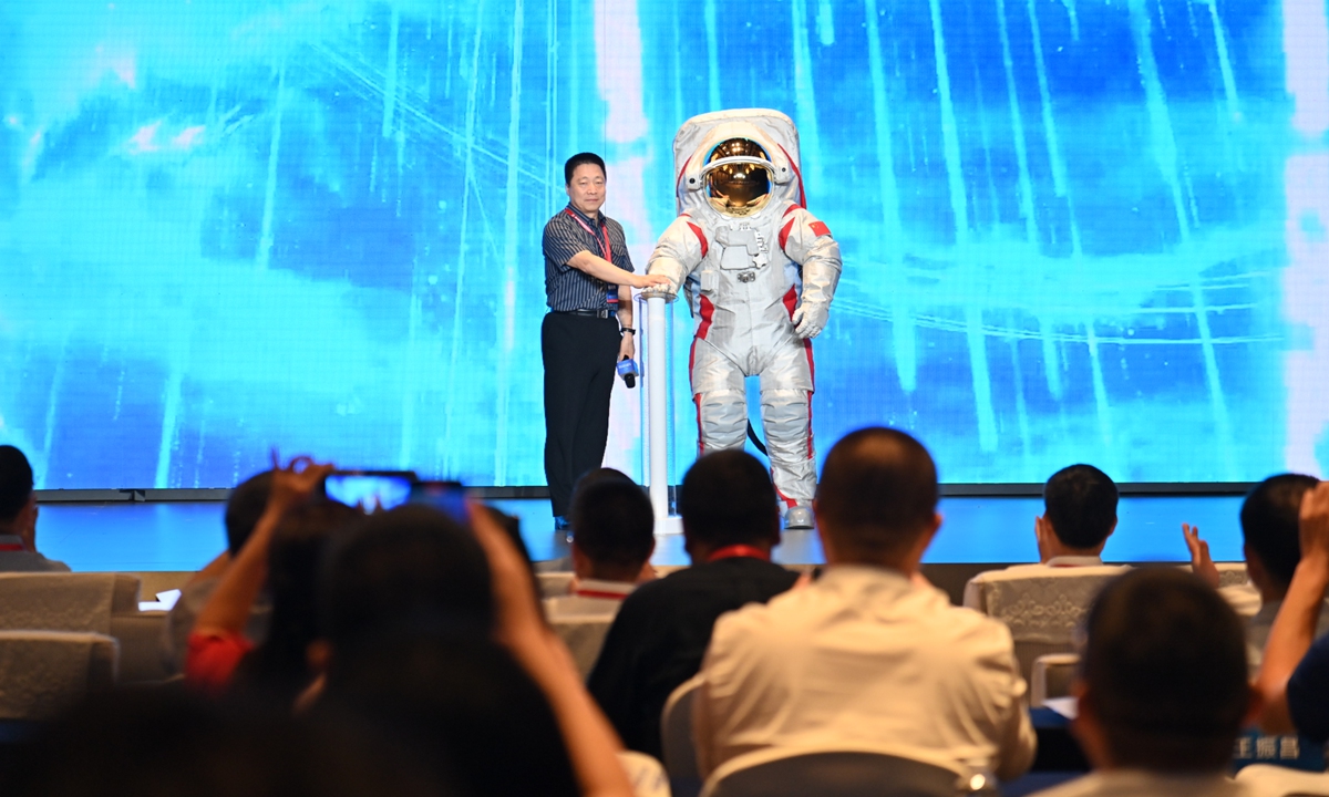 Yang Liwei Photo: VCG