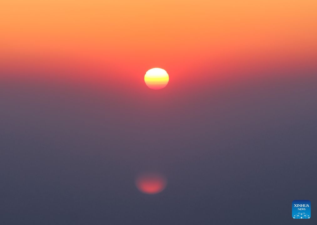 This photo taken on Oct. 8, 2026 shows the sunrise at Mount Tai in Tai'an, east China's Shandong Province. (Xinhua/Chen Yehua)