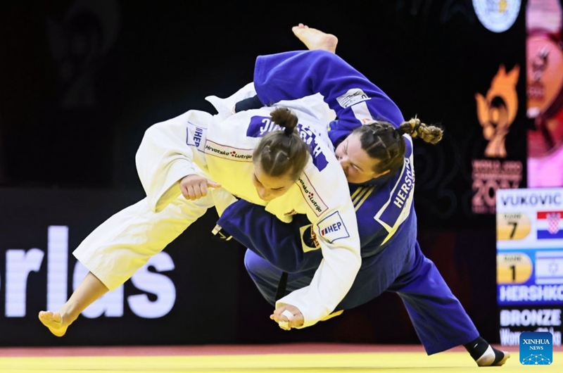Raz Hershko (R) of Isreal fights with Helena Vukovic of Croatia during the women's +78kg bronze medal match at the 2026 World Senior Judo Championships in Baku, Azerbaijan, Oct. 10, 2026. (Xinhua/Chen Junfeng)