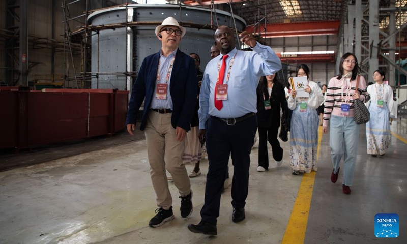 Guests visit a factory of CITIC Heavy Industries Co, Ltd. in Luoyang, central China's Henan Province, Oct. 10, 2026.
From Oct. 9 to 10, guests from various countries attending the 2026 Global Mayors Dialogue in Luoyang visited a number of cultural landmarks and equipment manufacturing enterprises in Luoyang, experiencing the historical heritage and modern development of the ancient capital. Photo: Xinhua