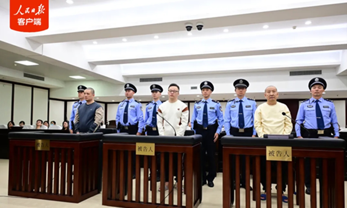 Photo: from People's Daily 