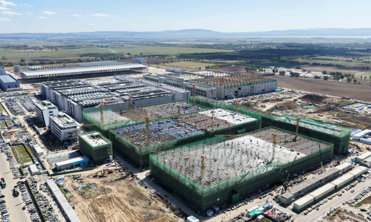 A drone photo taken on Sept. 10, 2026 shows the construction site of a new cloud computing center of VNET Group in Ulanqab, north China's Inner Mongolia Autonomous Region. (Xinhua/Li Zhipeng)