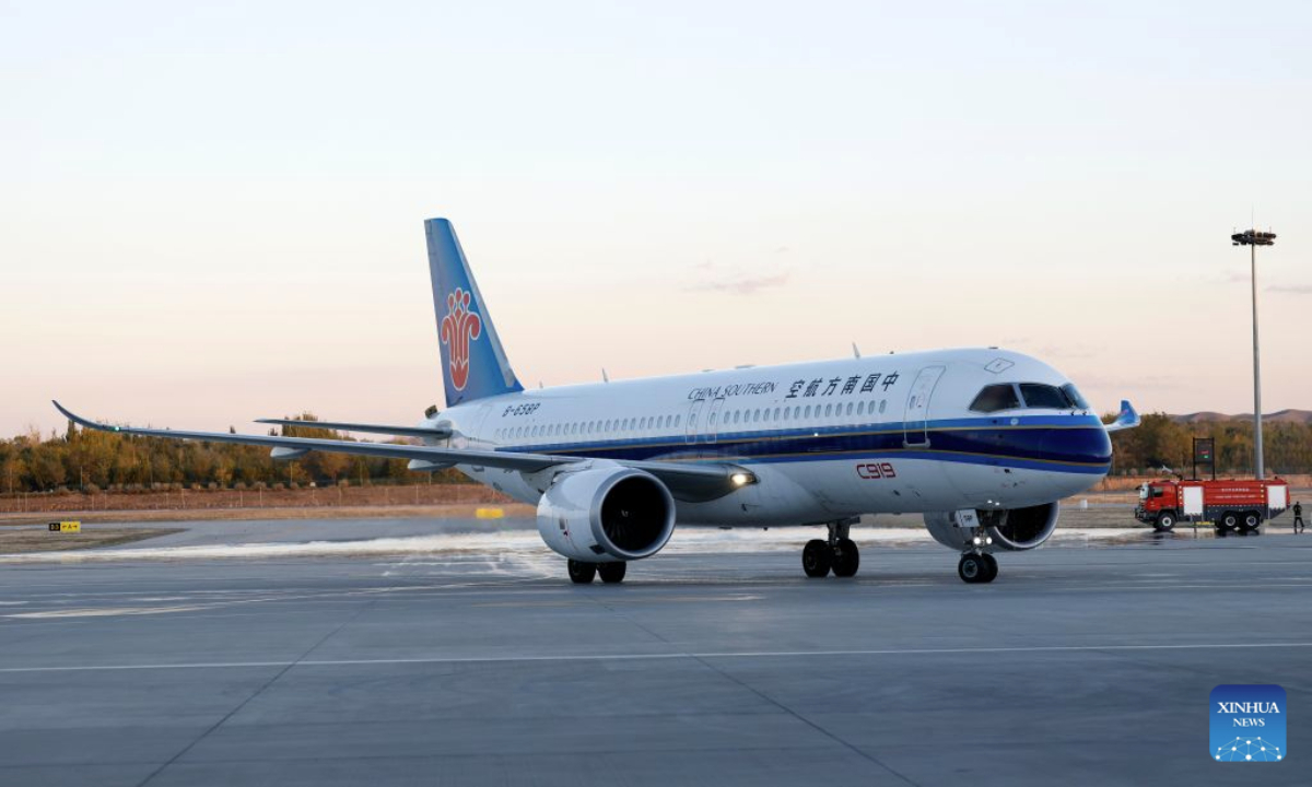 A C919 aircraft lands at the Yinchuan Hedong International Airport in Yinchuan, northwest China's Ningxia Hui Autonomous Region, Oct. 20, 2026. China's homegrown C919 large passenger aircraft landed at the airport at 5:57 p.m. on Tuesday after departing from Changsha in central China's Hunan Province, marking the aircraft's first commercial passenger flight to Yinchuan. (Xinhua/Wang Peng)